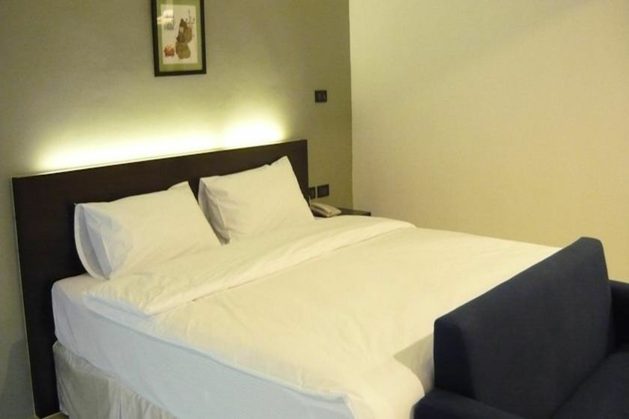Izen Budget Hotel & Residence Rayong Exterior photo